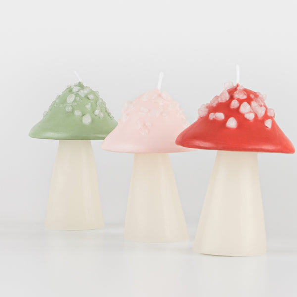 Our party candles, in the shape of 3D mushrooms, are perfect as candle decorations and as a hostess gift. Image4