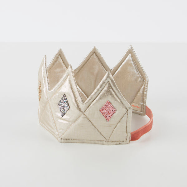 This kids crown is wonderful for dress up for girls and dress up for boys. Image4