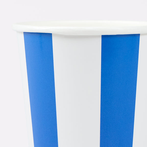 Our party cups, made from sturdy paper, are perfect for hot and cold drinks served at a beach party, picnic, pool party or summer birthday. Image3