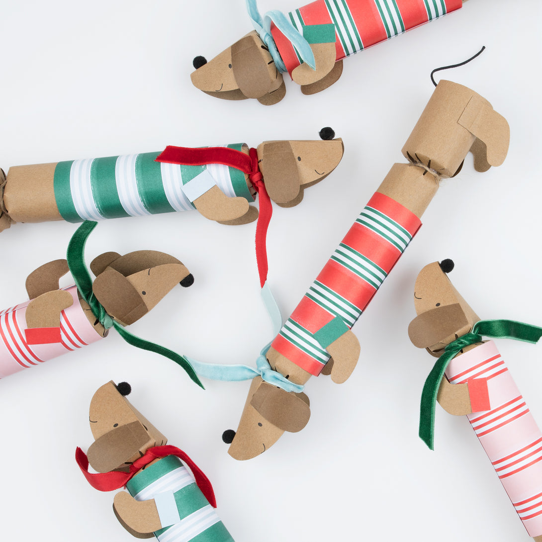 Our Christmas crackers, with adorable sausage dog details, are the perfect fun crackers for all the famly.