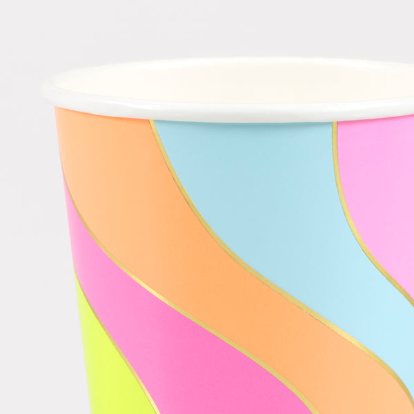 Our party cups feature vibrant floral designs, perfect for a 70s party of any fun celebration, suitable for hot and cold drinks. Image3