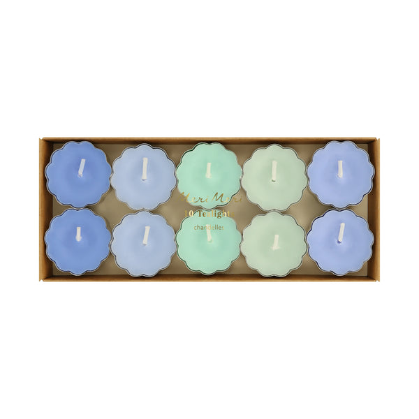 Our blue and green small candles, with stylish scalloped edges, are perfect to decoration any room. Image3