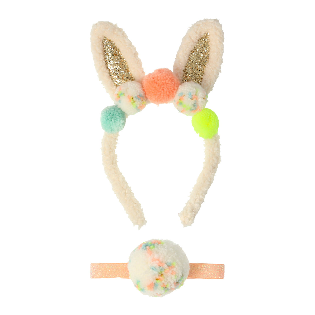 This wonderful bunny set includes a headband with ears and pompoms, and a pompom tail.