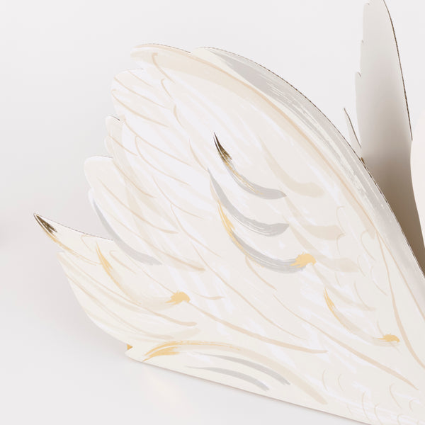 Our swan centrepiece is perfect for princess parties, bridal showers and baby showers, to hold party favours and decorative items. Image4