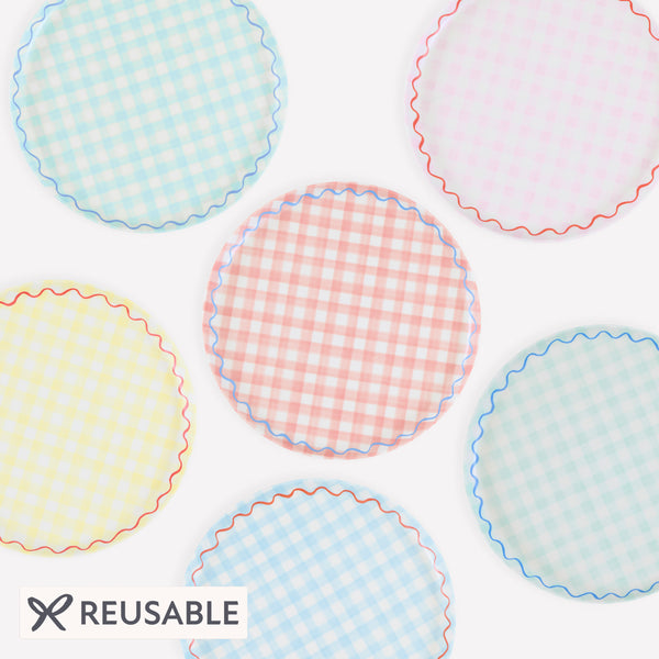 Our reusable plates feature a summery gingham print design in six pretty colours, ideal for picnics, garden parties, baby showers or birthdays. Image1
