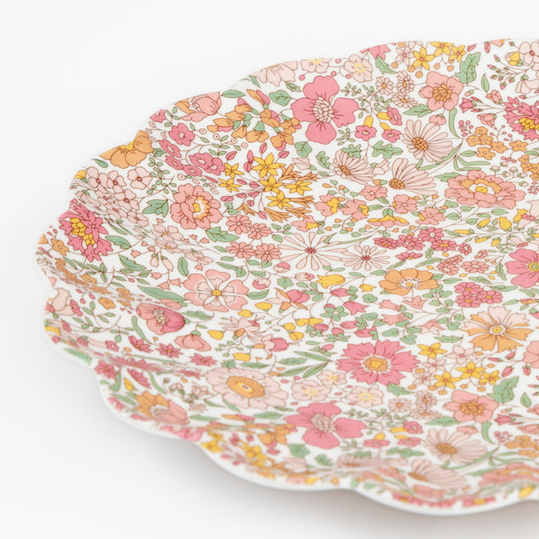 This large plate is made from melamine, so is reusable time and time again, it has a pretty Liberty print design and is dishwasher safe too. Image3