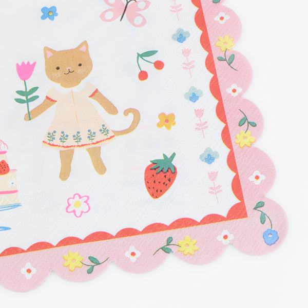 Our large napkins, made from soft 3-ply paper, feature a charming folk-inspired kitten design, ideal for young birthday parties. Image3
