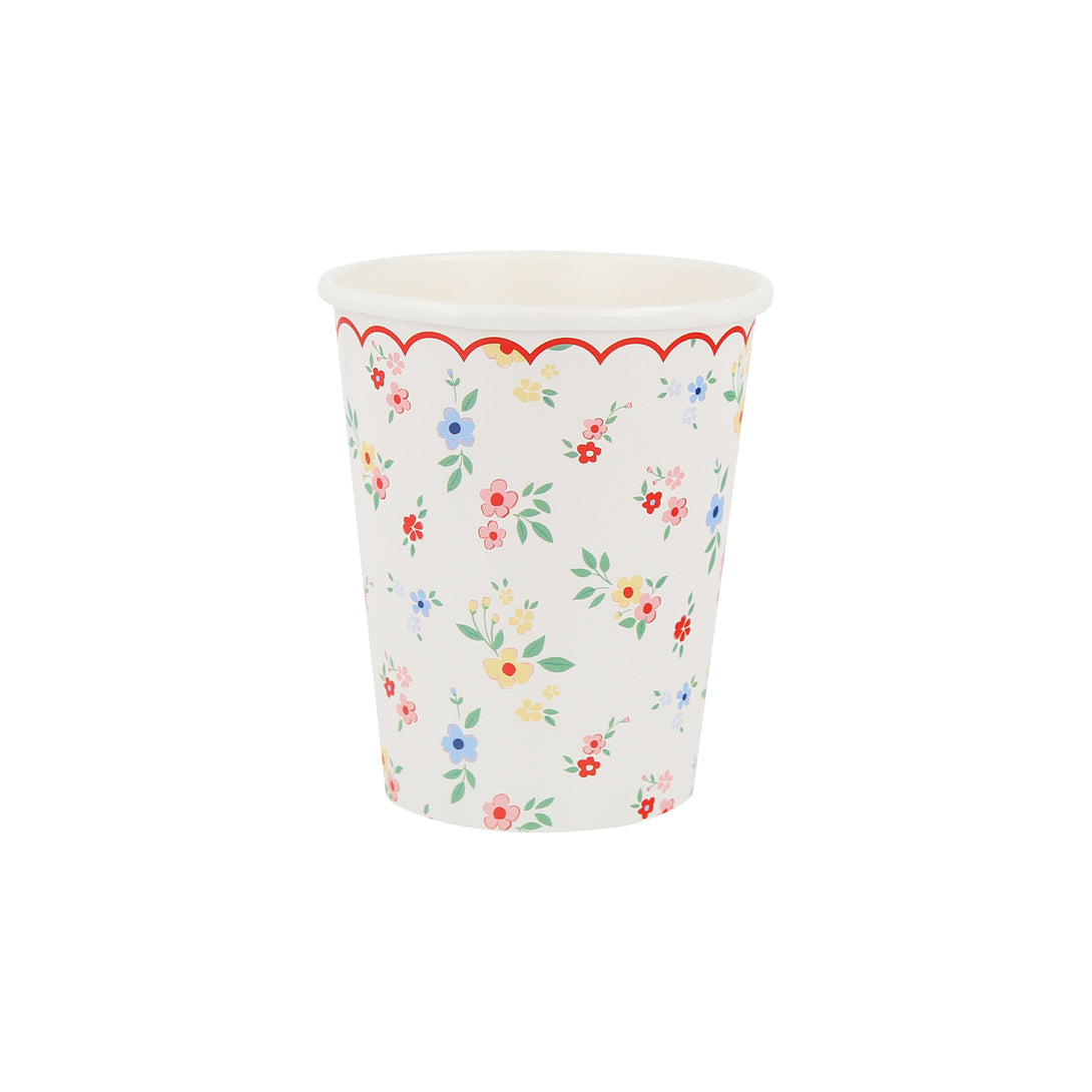 Our party cups have classic floral designs with touches of red to give your garden party a sophisticated look, suitable for hot or cold drinks.