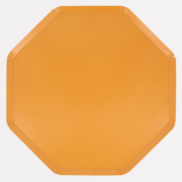 Our yellow party plates have an octagonal shape, and colour on both sides, for an elegant effect.