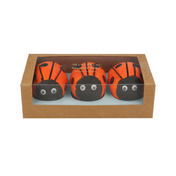 Make your woodland party look amazing with our fun ladybird surprise balls, including a cute ladybird eraser, a joke, 2 stickers and a party hat. Image4