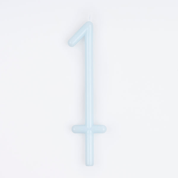 Add decoration, and numbers, to a birthday cake with our number candles in soft colours. Image5