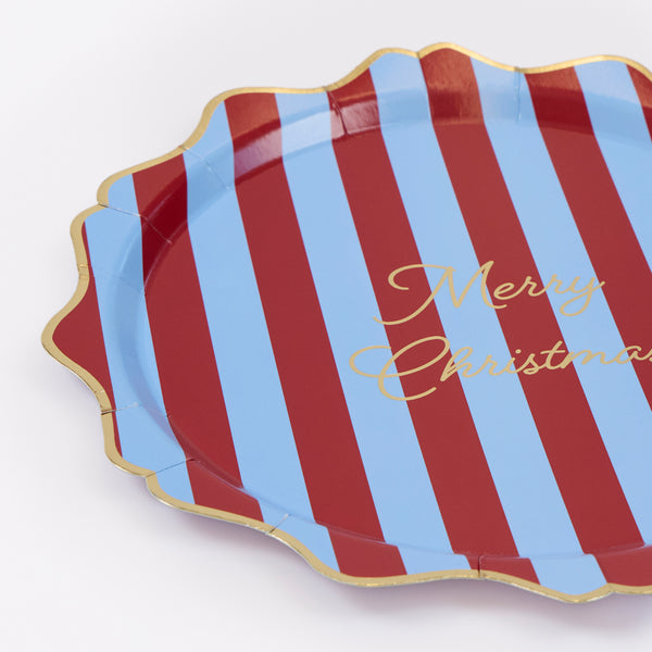 Our striped Christmas party set includes no-snap crackers, plates, napkins, cups and 3 elegant Christmas decorations. Image8