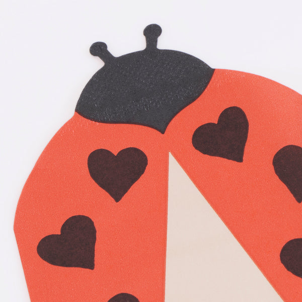 Our fun party napkins, made in 3-ply paper in the shape of an adorable ladybird, are ideal for garden parties, picnics and nature-themed parties. Image3