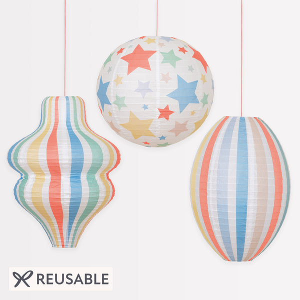 Our paper lanterns, decorated with stars and stripes, are fabulous hanging decorations. Image1