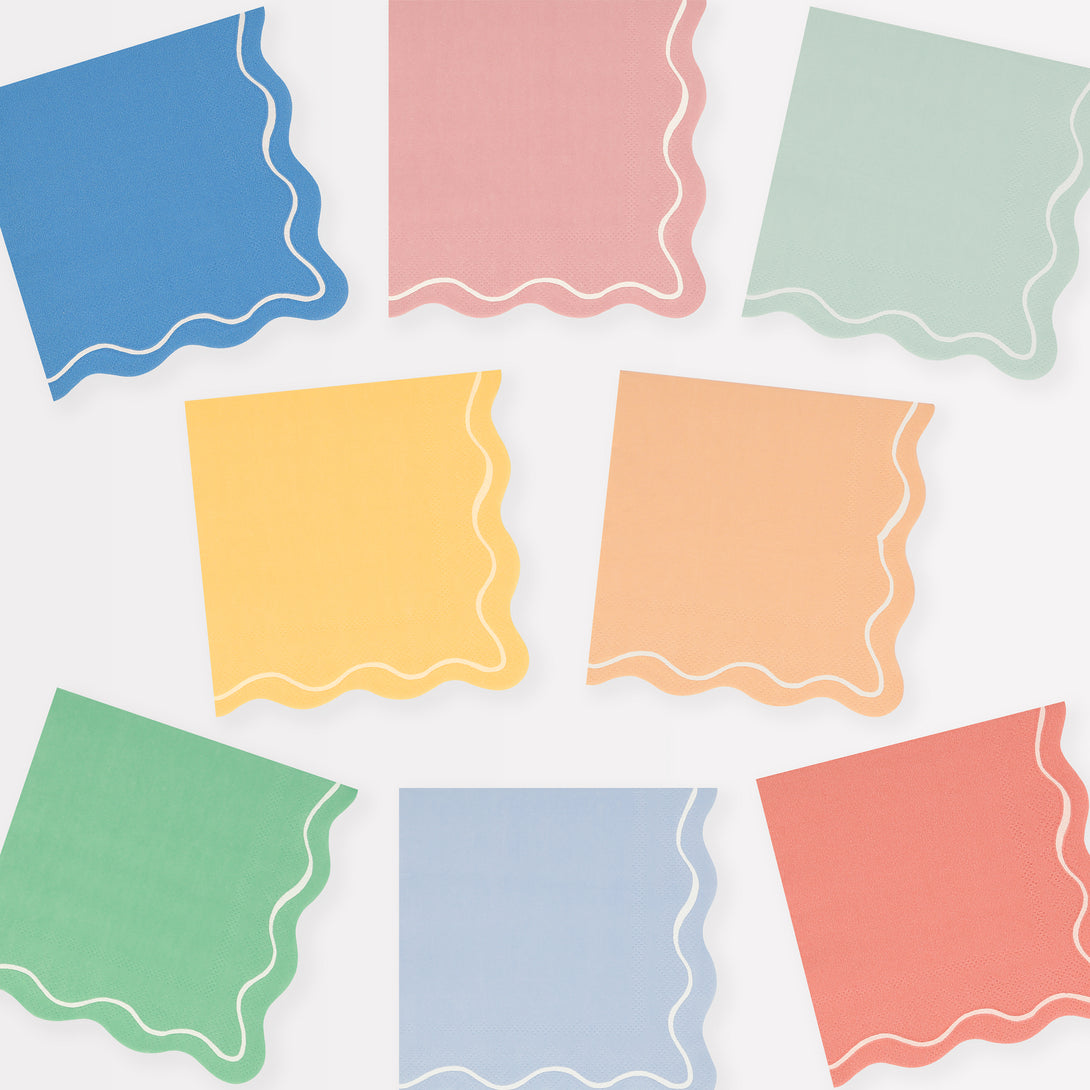 Kleine Papierservietten mit gemischtem Wellenmuster (16 Stück)