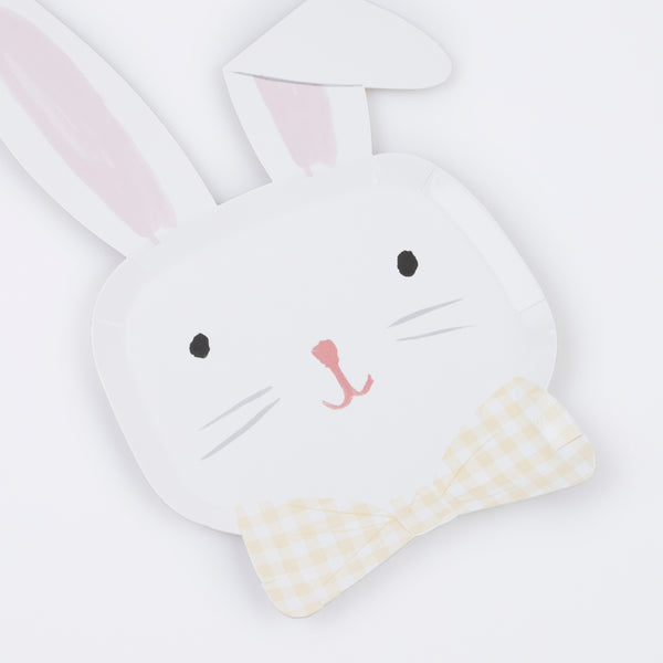 Our party plates, in the shape of a flop-eared bunny, feature on-trend gingham details. Image2