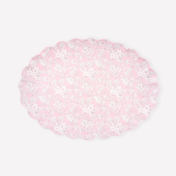 Our Liberty melamine platter features an oval moulded scalloped shape with a beautiful Liberty print design, perfect for garden parties. Image1