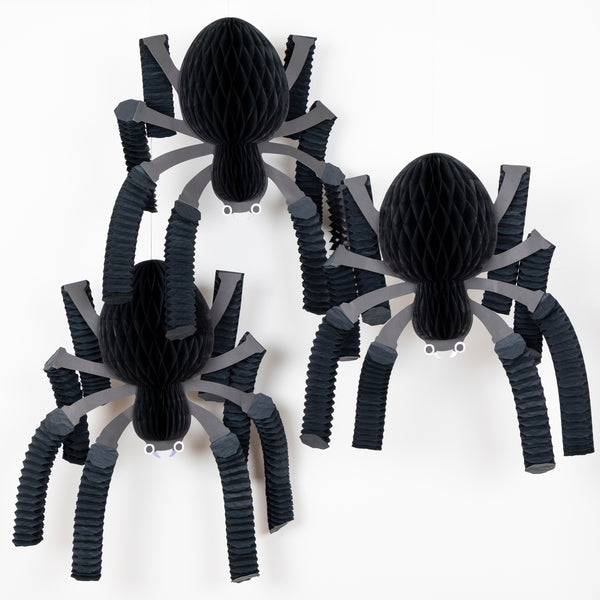 Our large paper spider decorations are the perfect Halloween decorations if you want an eerie fun look. Image1