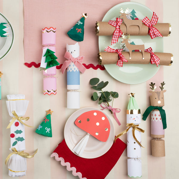 Our honeycomb crackers are colourful and stylish, and contain fun gifts, a party hat and a joke. Image3