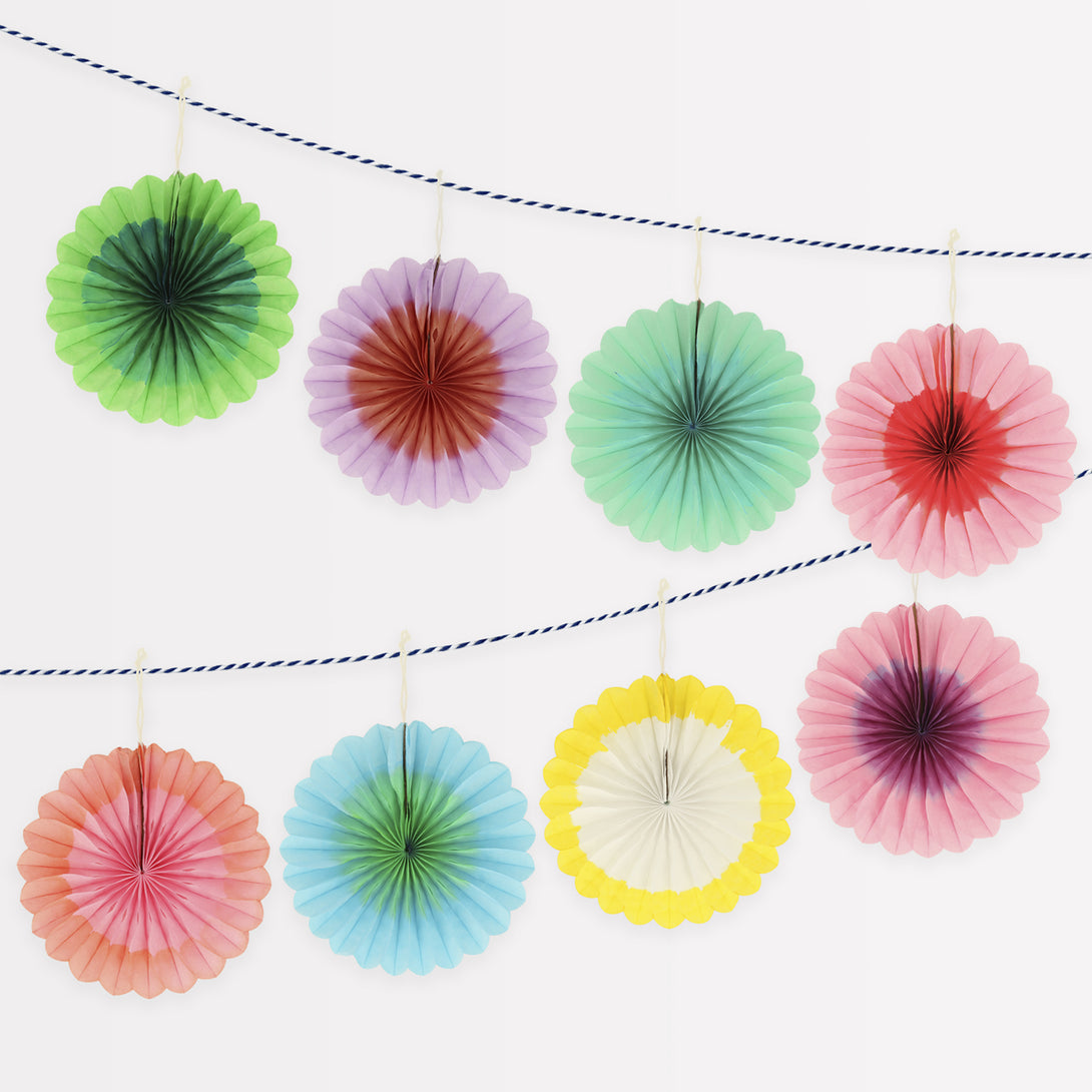 Our mini garland, with colourful honeycomb fans, is perfect to add decorations to any party.