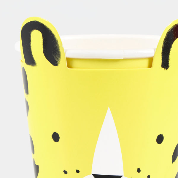 Our jungle party cups, made from quality paper are suitable for hot and cold drinks, and the right colours and fun embellishments look amazing. Image4