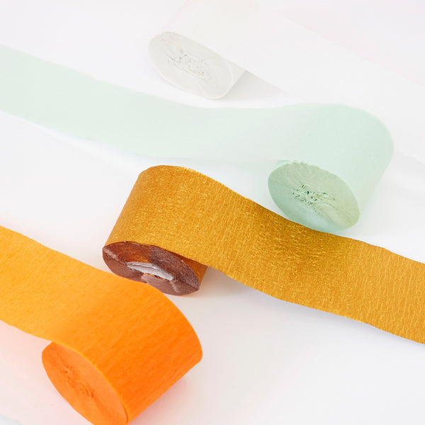 Decorate your Halloween party with these colourful crepe paper streamers. Image2