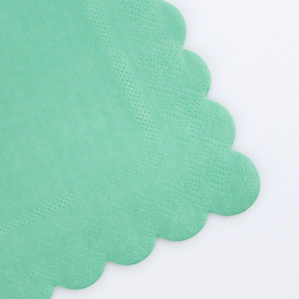 Our large party napkins, in bright green with a scalloped edge, are great for picnics, garden parties or birthday parties. Image3