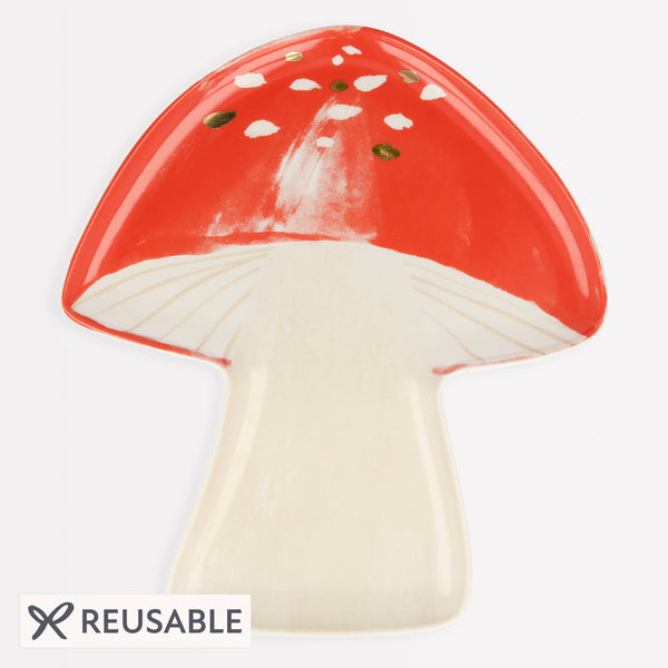 These fabulous mushroom luxury plates are great for a nature theme or for fairy party supplies. Image1