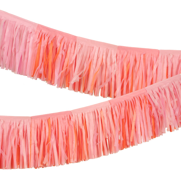 Our fringe garland, made of pink tissue paper, is ideal as a princess party decoration, or for baby showers, bridal showers or fairy parties. Image5