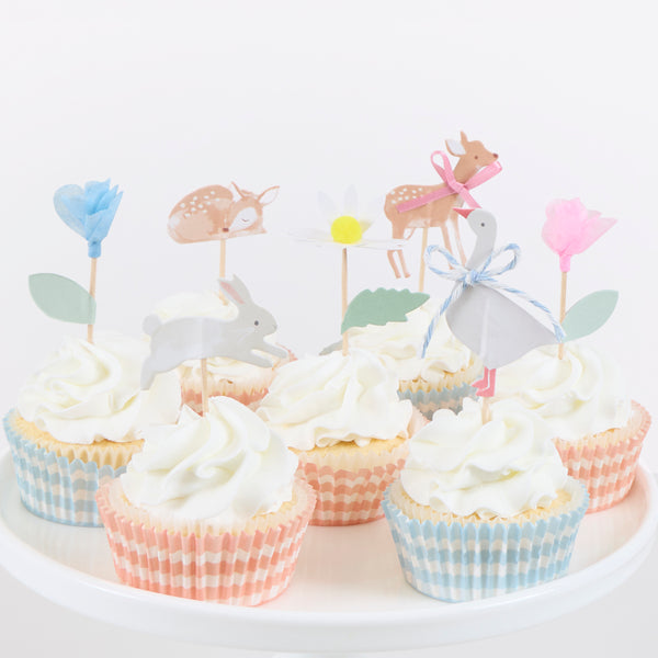 Our cupcake kit features baby animal and floral cake toppers and gingham cupcake cases, ideas for baby showers or a first birthday party. Image3