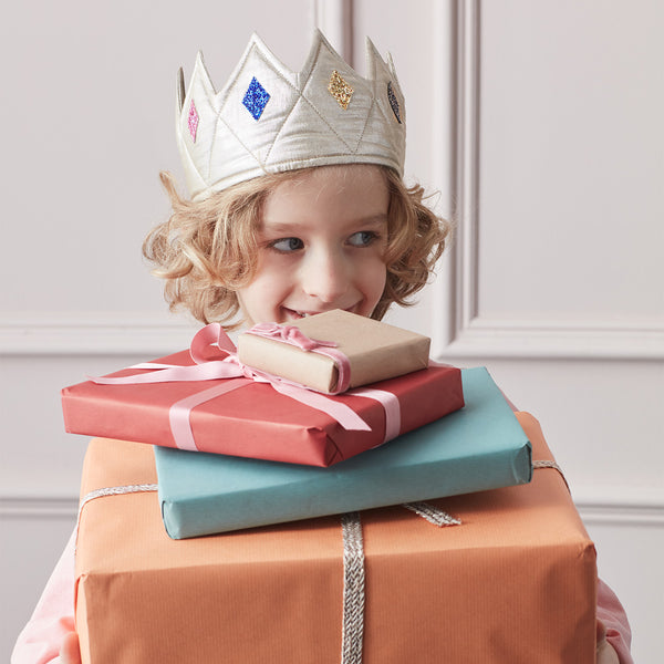 This kids crown is wonderful for dress up for girls and dress up for boys.,This kids crown is wonderful for dress up for girls and dress up for boys. Image1