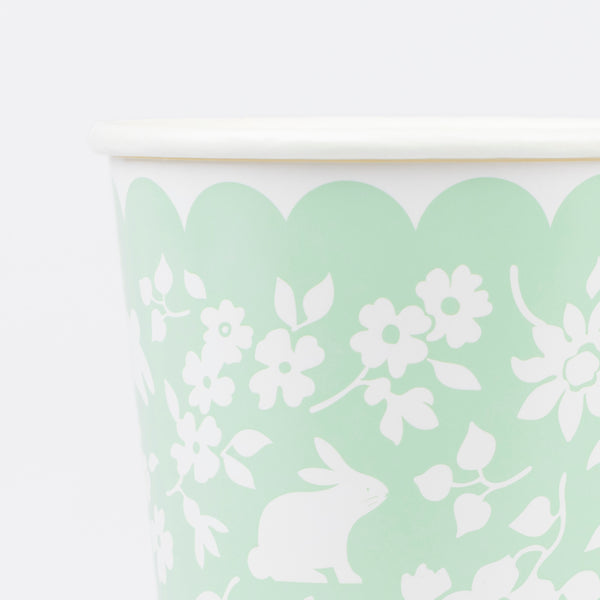 Use our pretty paper cups, with a ditsy floral and bunny design, to add to your Easter dinner, suitable for cold and hot drinks. Image4