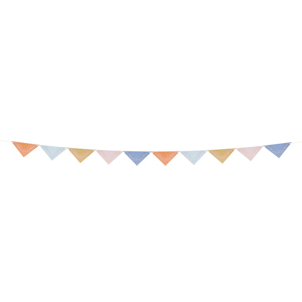 Our party garland, crafted to look like bandanas, is ideal for a Western party theme. Image5