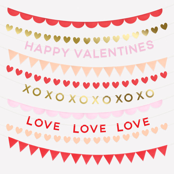Fill your home with love with our special Valentine's Day decorations of a set of 10 paper garlands with different designs and colours. Image1