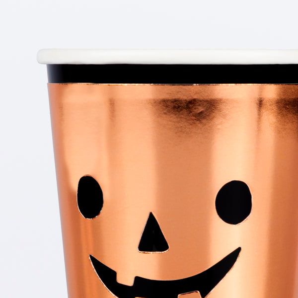 Our Halloween cups feature shiny copper and bold black, with a pumpkin face, disposable cups that look fantastic. Image2
