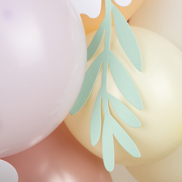 Create a balloon display with our special garland. Image5