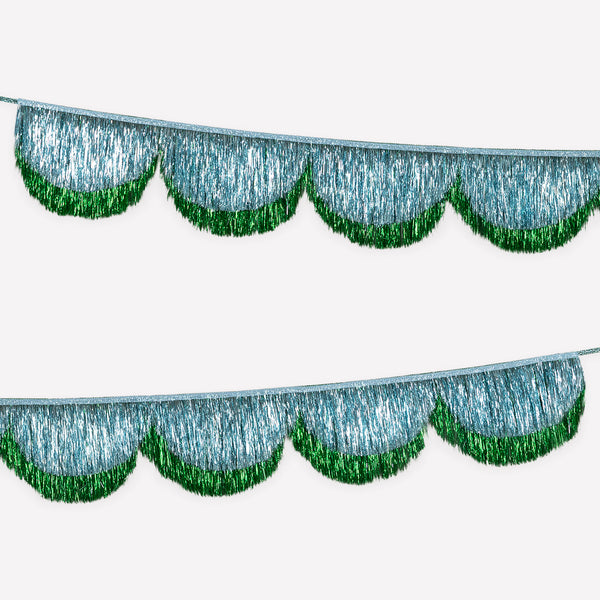 Use our blue and gren tinsel garland to make your Christmas celebrations and New Year parties look stylishly elegant. Image1