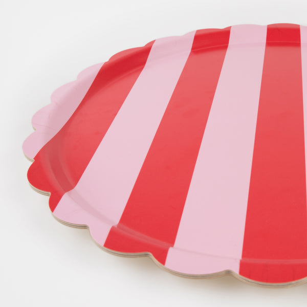 Our red tray, with pink stripes, is the perfect Christmas tray for drinks and snacks or a breakfast tray. Image3