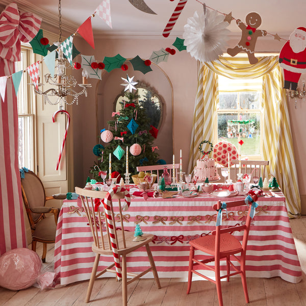 Our Christmas garland is crafted with gold glitter fabric bows, perfect for a Christmas wall decoration or Christmas table decoration. Image2