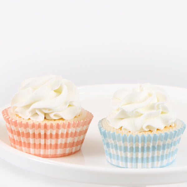 Our cupcake kit features baby animal and floral cake toppers and gingham cupcake cases, ideas for baby showers or a first birthday party. Image5