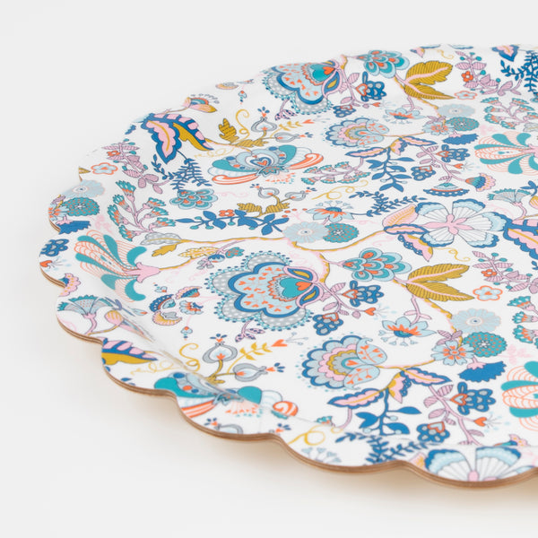 Our small tray has a pretty Liberty print design, scalloped edge, and is crafted from birch veneer plywood with a melamine coating. Image3