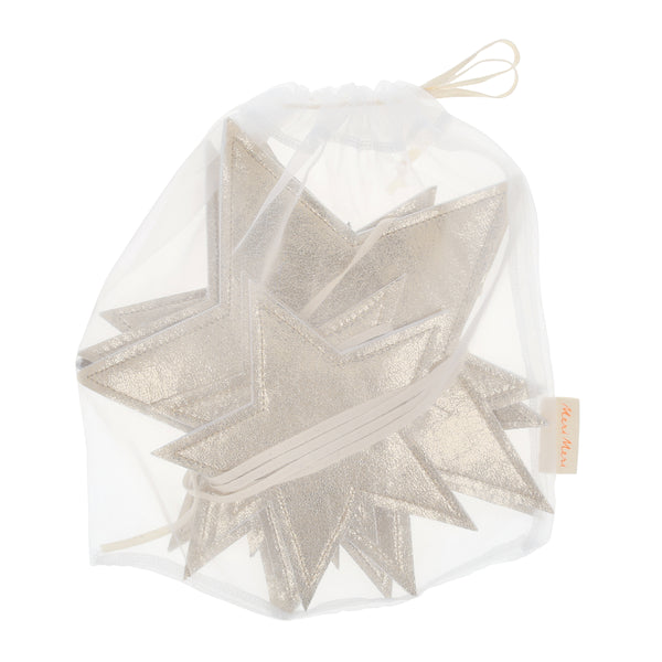 Our gold garland, with sparkling faux leather stars, adds shimmer and shine to any celebration. Image5