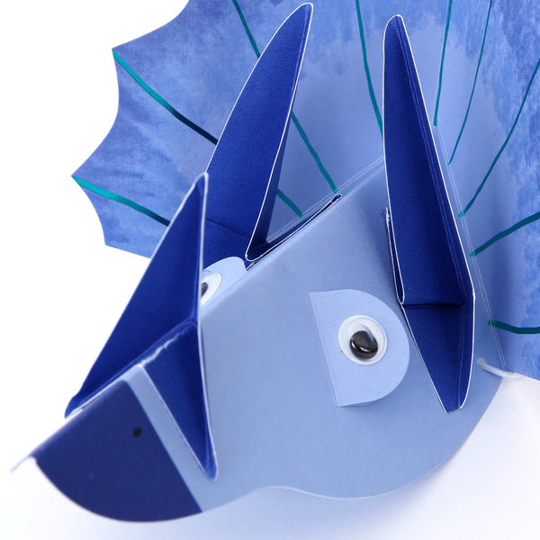 Get all the dinosaur party supplies you need for 8 guests in one box.  Image8