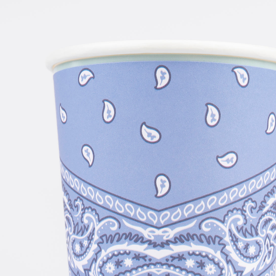 Our paper cups feature a fun banana design, ideal for a Western birthday party theme.