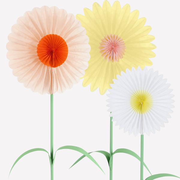 Our large stand up paper flower decorations are ideal for adding colour and charm to any party. Image3
