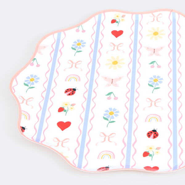 Our pretty paper plates, in a dinner plate size, feature a charming textile inspired design in soft pink, blue and red, great as baby shower plates. Image3