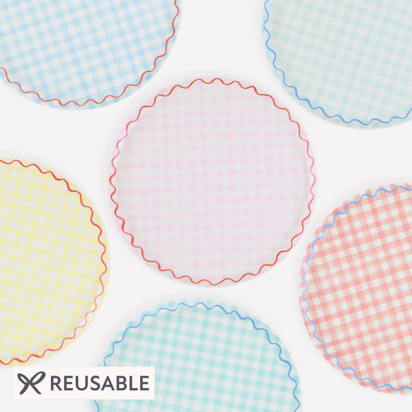 Our large reusable plates have a pretty gingham print design in six cheerful colours, ideal for baby showers, picnics and birthdays. Image1