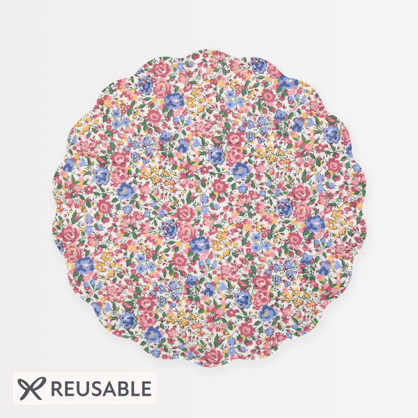 Our reusable small plate, with a floral Liberty print design, is crafted from melamine and is perfect as a picnic plate for kids and adults. Image1