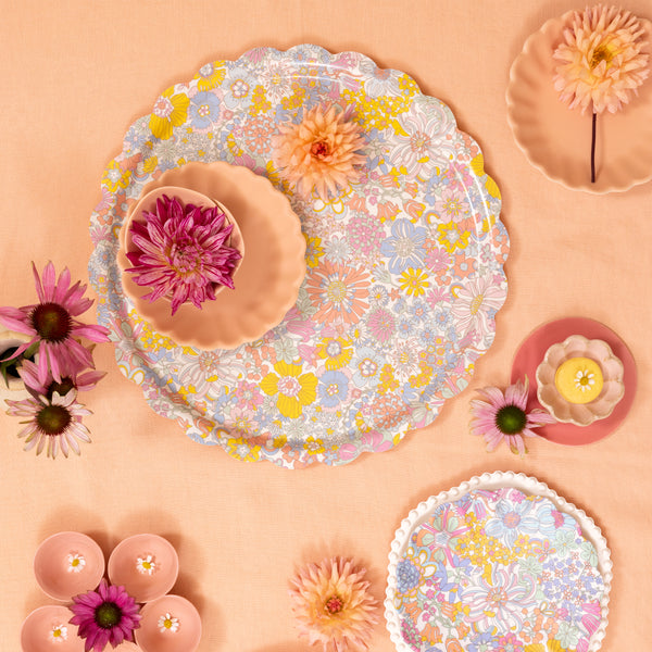Our wooden tray has a melamine finish, with a floral Liberty print design, for practicality and style. Image2