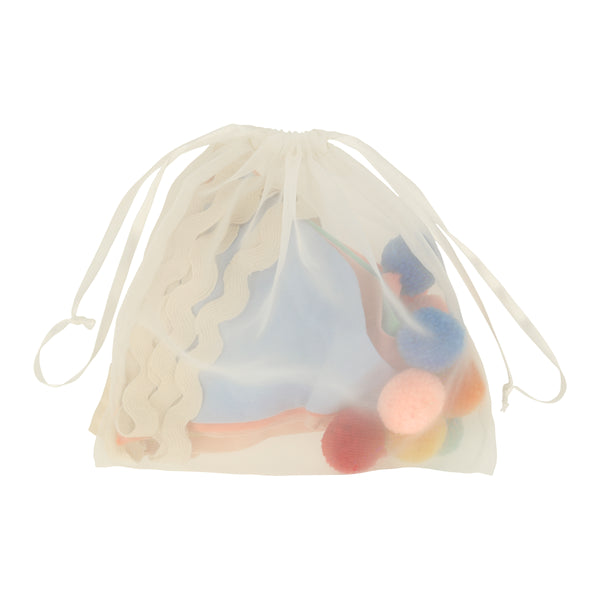 Add a pop of pastel colour to your party table or wall with our flag garland with pompoms. Image7